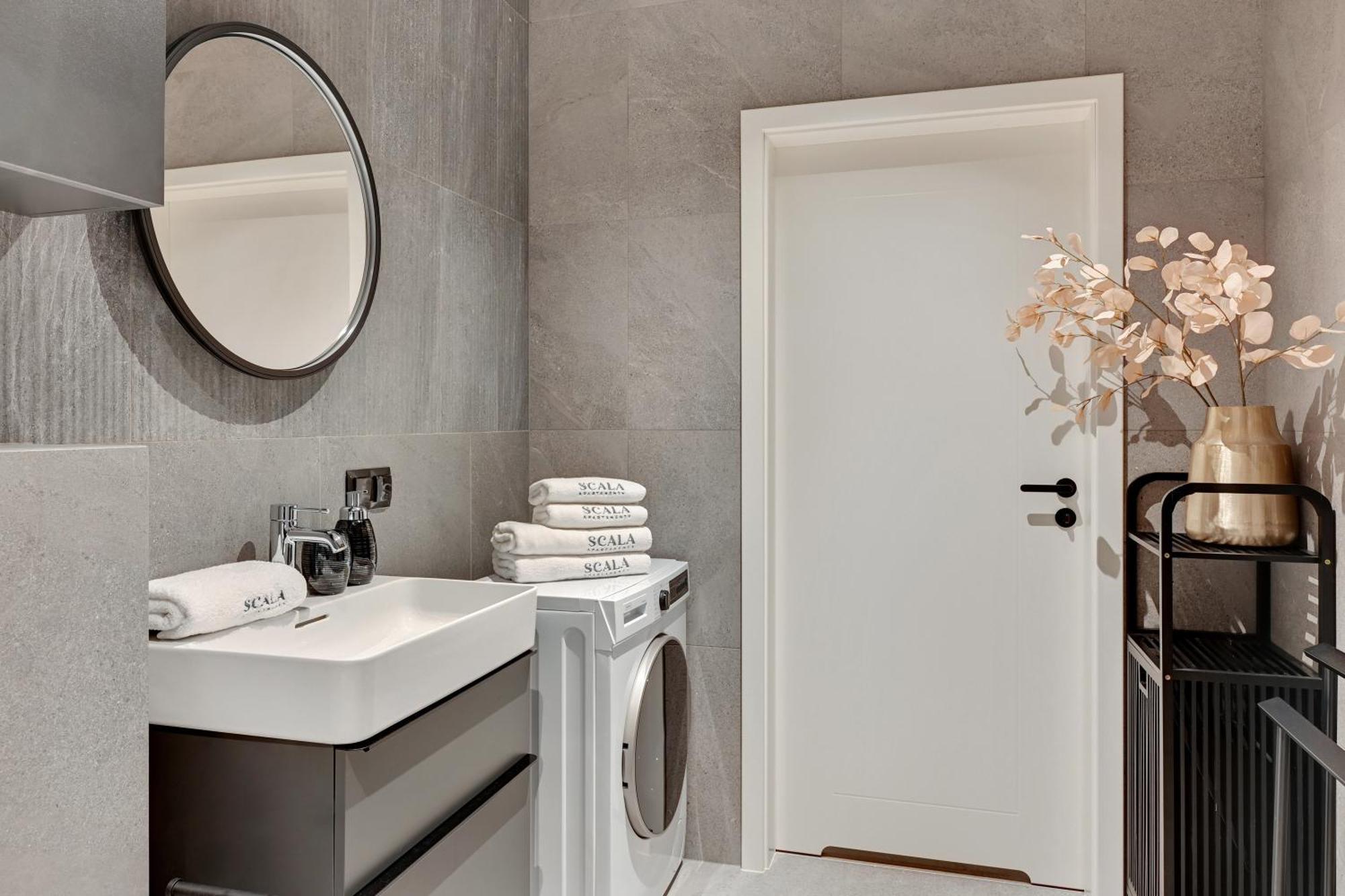 Scala City Center Premium Apartments With Parking By Lion Apartments グダニスク エクステリア 写真